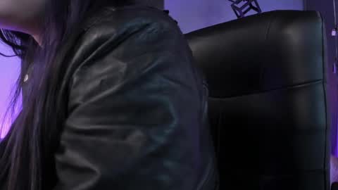 Snapshot of mia_jagger chatting on December 2024 08:21:02 PM Val online show from December 2024 08:21:02 PM