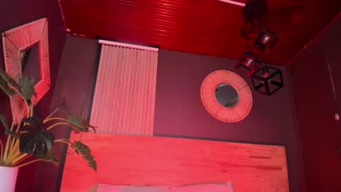 Snapshot of mia_jagger chatting on November 2025 04:51:02 PM Val online show from November 2025 04:51:02 PM