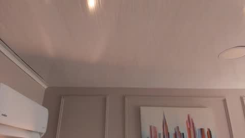 Mia online show from January 2026 02:06:02 AM