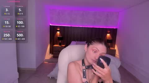 Mia Lane online show from October 2025 11:11:02 AM