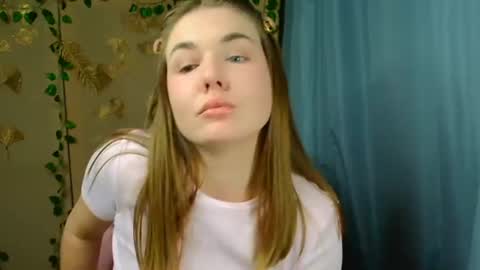 Snapshot of mia_lemm chatting on June 2026 08:29:02 AM mia_lemm online show from June 2026 08:29:02 AM