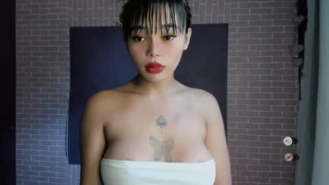 M I A online show from December 2025 06:52:02 AM