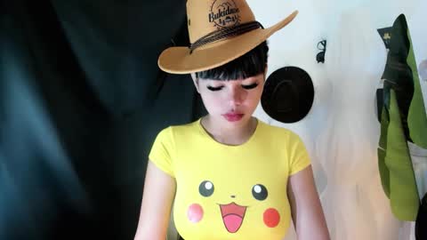 Snapshot of mia_lover9 chatting on June 2026 02:53:01 AM M I A online show from June 2026 02:53:01 AM