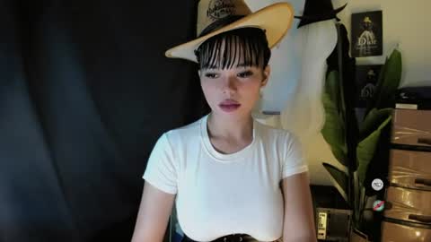 Snapshot of mia_lover9 chatting on June 2026 03:42:01 AM M I A online show from June 2026 03:42:01 AM