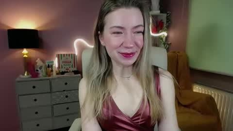 Mia online show from March 2025 07:27:02 AM