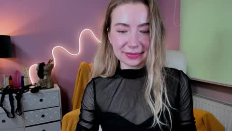 Mia online show from September 2025 06:48:02 AM