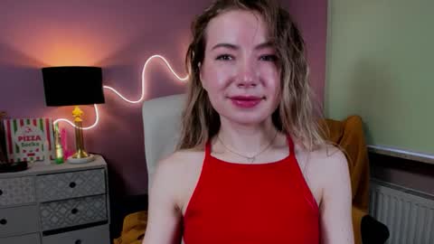 Mia online show from November 2025 07:41:02 AM