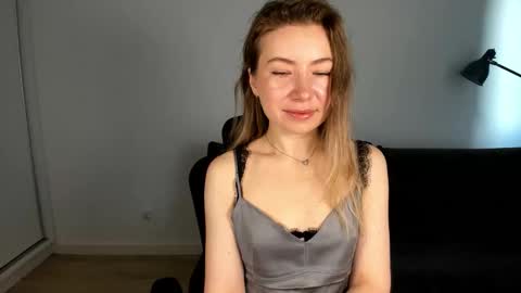 Snapshot of mia_luxx92 chatting on February 2026 07:54:02 AM Mia online show from February 2026 07:54:02 AM