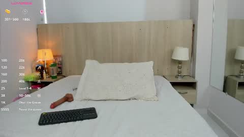 Snapshot of mia_mercier chatting on June 2026 11:36:02 AM Mia Mercier online show from June 2026 11:36:02 AM