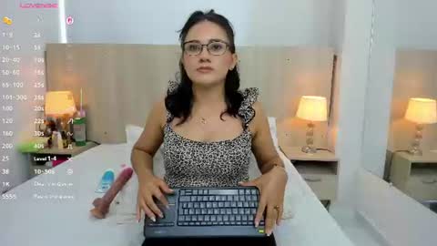 Snapshot of mia_mercier chatting on June 2026 11:40:02 AM Mia Mercier online show from June 2026 11:40:02 AM