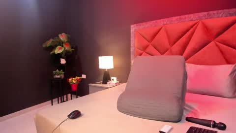 MIA  online show from January 2026 07:19:02 PM