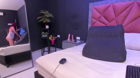 Snapshot of mia_milff chatting on June 2026 06:45:02 PM MIA online show from June 2026 06:45:02 PM