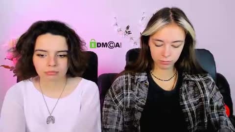 mia_mooon_ online show from June 2026 08:28:01 AM