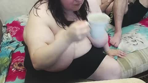 mia_muv online show from May 2026 07:25:01 AM