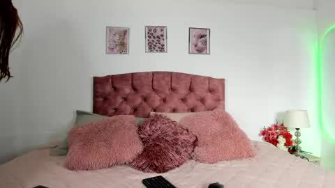 mia_nova5 online show from June 2026 11:58:01 AM
