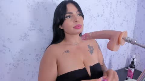 Snapshot of mia_novoa_2 chatting on April 2026 11:32:02 PM mia novoa online show from April 2026 11:32:02 PM