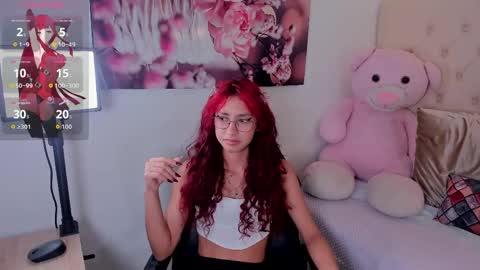 Snapshot of mia_ortizz_ chatting on May 2026 12:44:02 PM Mia Ortiz online show from May 2026 12:44:02 PM