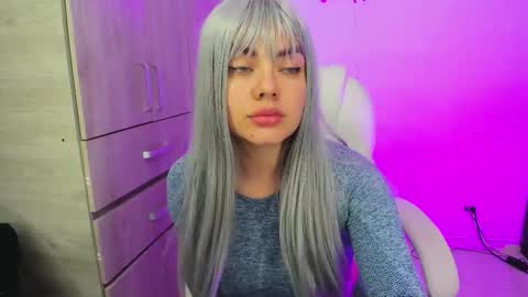 Mia online show from November 2025 02:55:02 AM