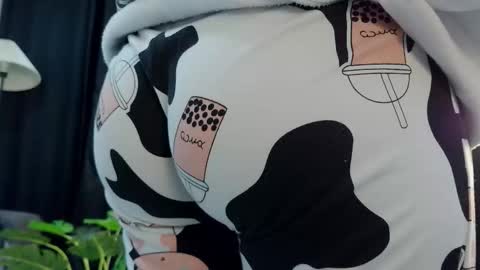 Mia online show from January 2026 03:43:02 AM