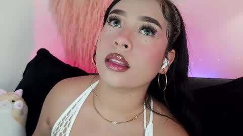 Snapshot of mia_roux1 chatting on June 2026 09:52:01 PM Mia online show from June 2026 09:52:01 PM