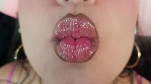 Snapshot of mia_roux1 chatting on July 2026 11:04:02 PM Mia online show from July 2026 11:04:02 PM