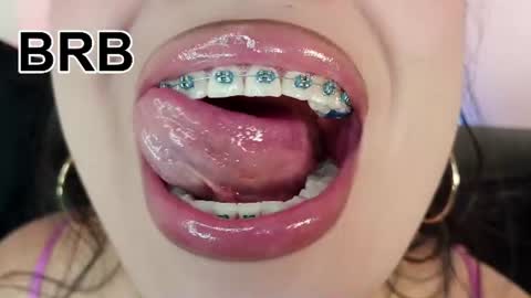 Snapshot of mia_roux1 chatting on July 2026 10:25:01 PM Mia online show from July 2026 10:25:01 PM