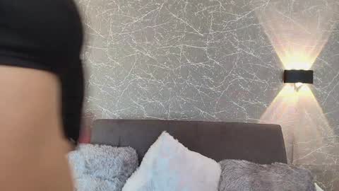 Snapshot of mia_roux13 chatting on January 2025 07:15:01 PM Mia Roux online show from January 2025 07:15:01 PM