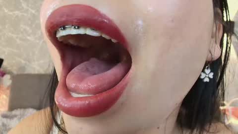 Snapshot of mia_roux13 chatting on February 2025 11:25:02 PM Mia Roux online show from February 2025 11:25:02 PM