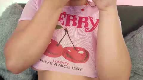 Snapshot of mia_roux13 chatting on October 2025 07:11:01 PM Mia Roux online show from October 2025 07:11:01 PM