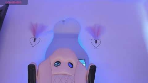 mia_royal online show from April 2026 06:56:02 PM