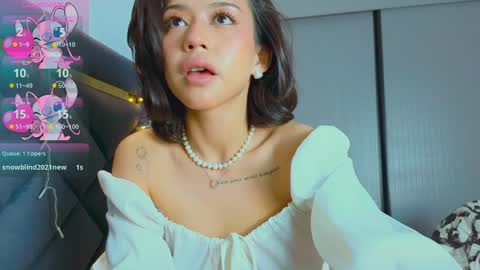 Mia online show from February 2025 12:59:01 PM