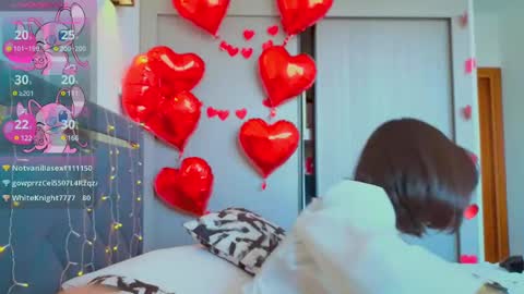 Mia online show from February 2025 05:36:02 AM