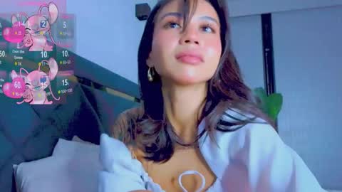 Mia online show from September 2025 02:28:02 PM