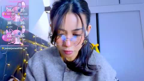 Snapshot of mia_sirenia chatting on December 2025 04:35:02 PM Mia online show from December 2025 04:35:02 PM