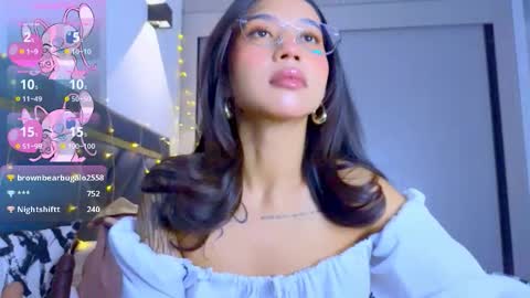 Snapshot of mia_sirenia chatting on December 2025 11:06:02 AM Mia online show from December 2025 11:06:02 AM