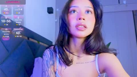 Snapshot of mia_sirenia chatting on February 2026 01:09:02 PM Mia online show from February 2026 01:09:02 PM