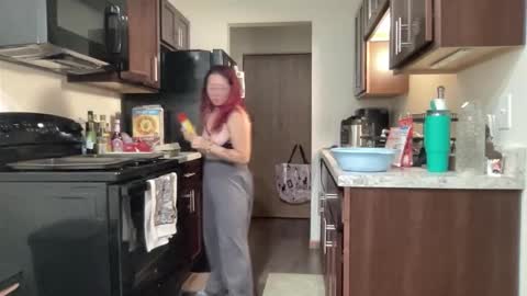 Snapshot of mia_temptress chatting on November 2025 07:03:02 PM Mia online show from November 2025 07:03:02 PM