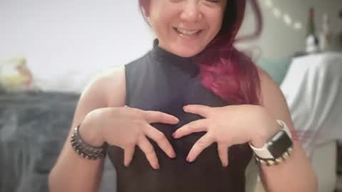Snapshot of mia_temptress chatting on April 2026 02:38:02 AM Mia online show from April 2026 02:38:02 AM