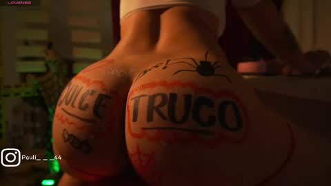 Mia online show from October 2025 03:07:02 AM