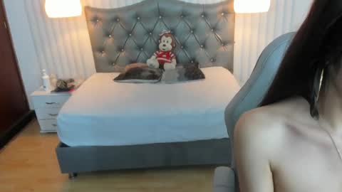 Mia Vanucci online show from March 2025 06:44:01 AM