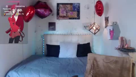 MIA  online show from December 2025 03:08:01 PM