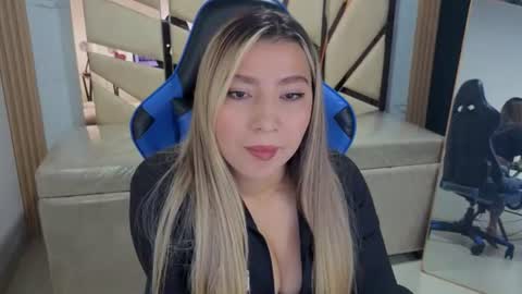 Snapshot of mia_vip_a chatting on July 2026 04:11:01 PM Mia online show from July 2026 04:11:01 PM