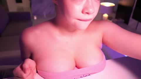 VixenMia online show from October 2025 03:26:02 AM