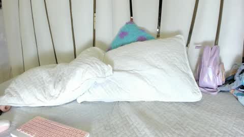 Snapshot of mia_vy chatting on December 2025 03:23:02 AM mia_vy online show from December 2025 03:23:02 AM