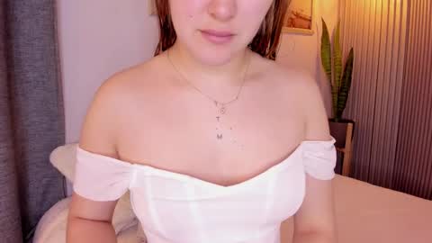 Mia White  online show from February 2025 12:37:01 PM
