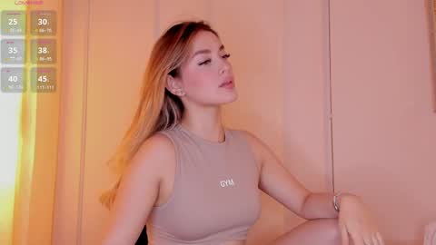 Snapshot of mia_white11 chatting on April 2026 06:25:01 PM Mia White online show from April 2026 06:25:01 PM