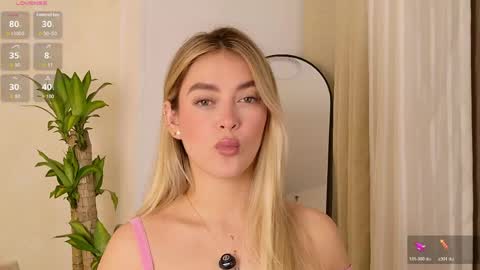 Snapshot of mia_white11 chatting on June 2026 02:12:01 PM Mia White online show from June 2026 02:12:01 PM