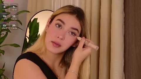 Snapshot of mia_white11 chatting on July 2026 01:28:02 PM Mia White online show from July 2026 01:28:02 PM