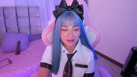 mia  nicolle online show from September 2025 04:14:02 AM