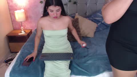 Snapshot of miaa_sophie chatting on October 2025 08:40:02 PM Sophie and Whanda online show from October 2025 08:40:02 PM